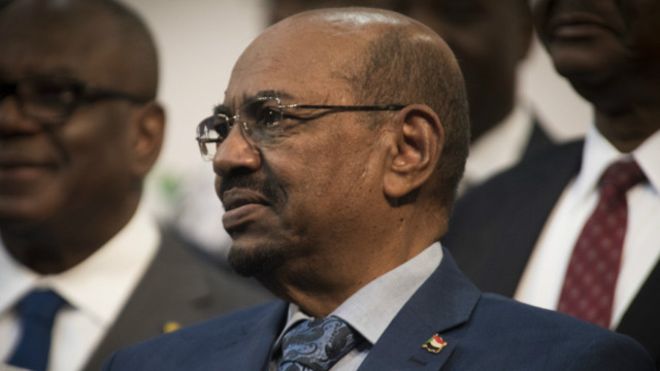 الرئيس السوداني عمر البشير يحل بمراكش للمشاركة في قمة 