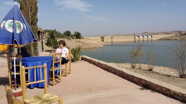 بهذه المنطقة من مراكش قضت الوزيرة المكلفة بالماء شرفات أفيلال عطلتها الأسبوعية بهذه المنطقة من مراكش قضت الوزيرة المكلفة بالماء شرفات أفيلال عطلتها الأسبوعية