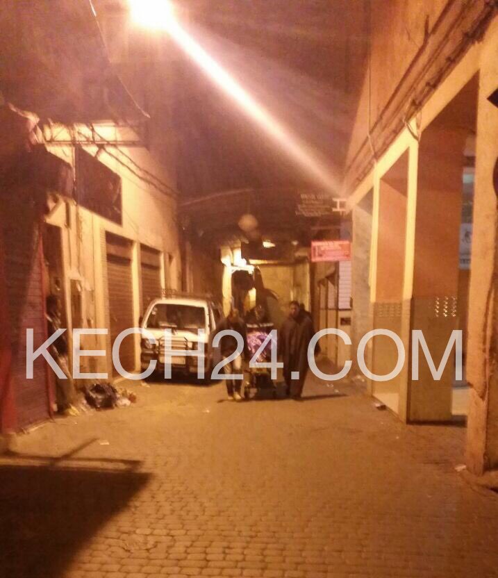 فضيحة: سائحة أجنبية تنقذ إمرأة أدركها المخاض بحي القنارية بعدما لفظها مستشفى المامونية بمراكش + صور حصرية فضيحة: سائحة أجنبية تنقذ إمرأة أدركها المخاض بحي القنارية بعدما لفظها مستشفى المامونية بمراكش + صور حصرية