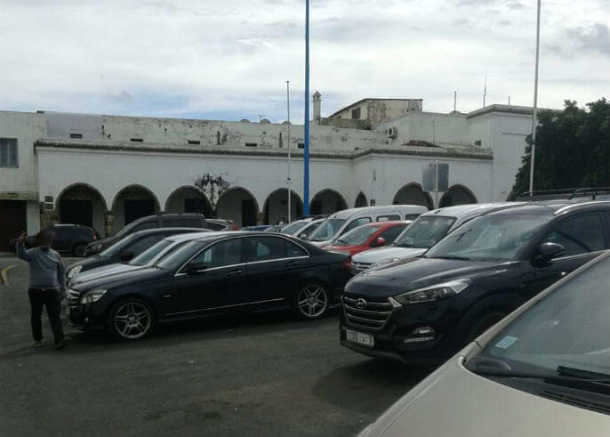 سلطات الدار البيضاء وطنجة توقف أنشطة حراس السيارات..فمتى سينتهي “التسيب” بمراكش؟