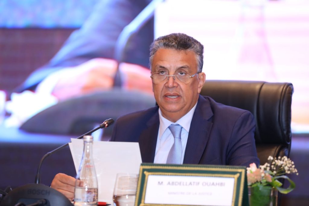 وزير العدل عبد اللطيف وهبي يفي بوعده بشأن الحركة الإنتقالية للمسؤولين الإداريين بالمحاكم