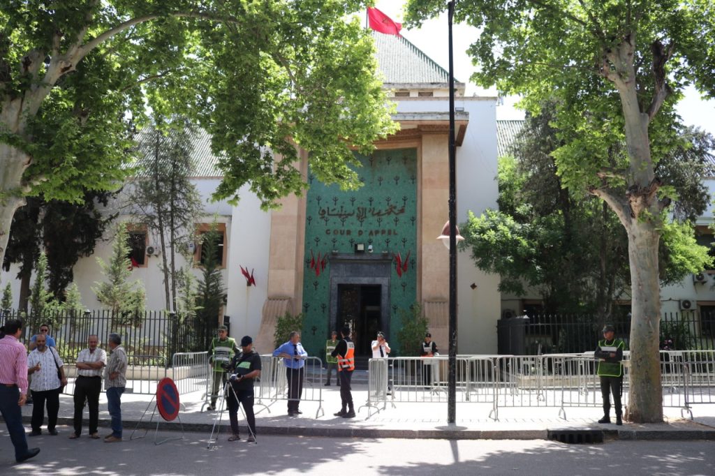 فضحت اختلالات النقل المدرسي.. إدانة مستشارة جماعية بنواحي تاونات بتهمة “التشهير”