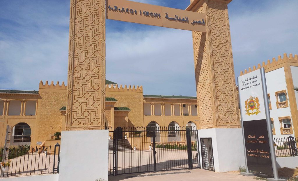 الوكيل العام بفاس: المعاينات الأولية ترجح الاختناق في حادث وفاة طفل في سيارة أستاذ بنواحي تاونات