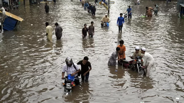 الفيضانات تغمر جنوب باكستان وتقتل 209 أشخاص