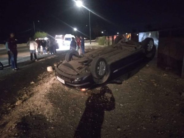 بالصور.. انقلاب سيارة بالطريق المدارية قرب مسجد عائشة بمراكش