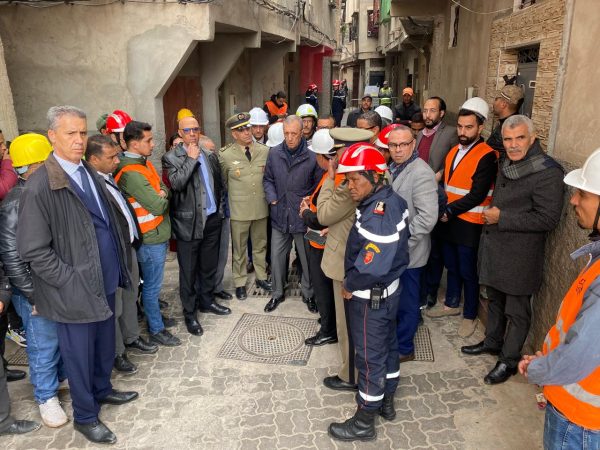 بالصور.. الوالي شوراق يحل بموقع المنزل المهدد بالإنهيار وهذا ما أمر به