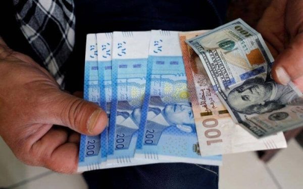 سعر صرف الدرهم يتراجع أمام الدولار بنسبة 0.37 في المائة