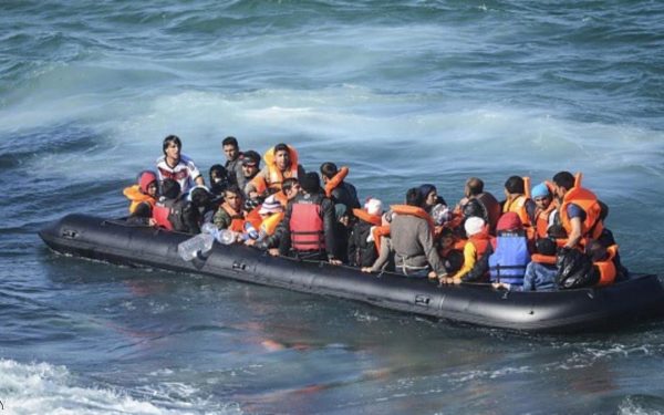 إحباط محاولة جماعية للهجرة السرية.. الحرس المدني يسلم المغرب عشرات المتورطين