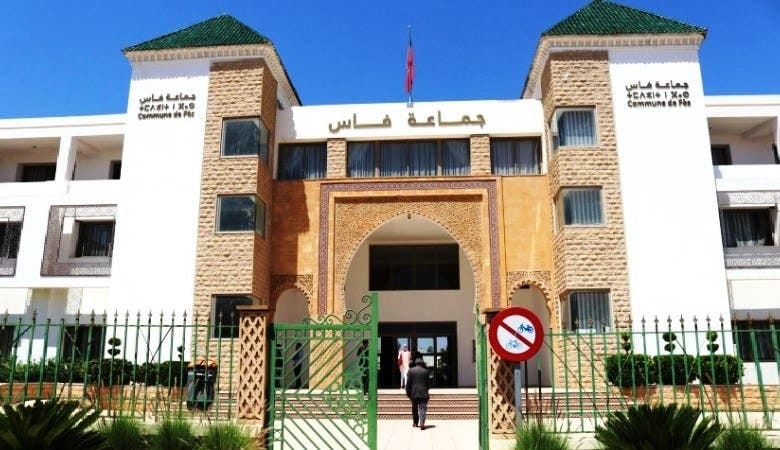 وزارة الداخلية تطعن في مقرر لإعادة هيكلة مصالح جماعة فاس وترفض التأشير