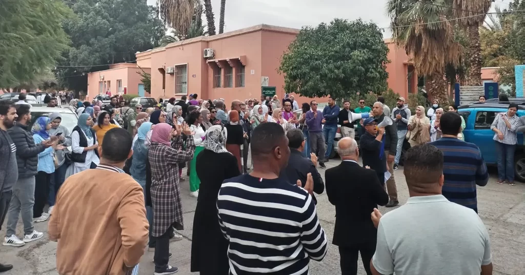 تجاوزات مهنية تدفع نقابة الصحة العمومية للاحتجاج أمام إدارة المركز الاستشفائي الجهوي بمراكش