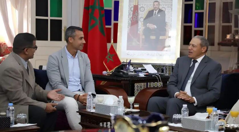 زيارة عمدة إسباني للداخلة تثير جدلا سياسيا بجزر الكناري