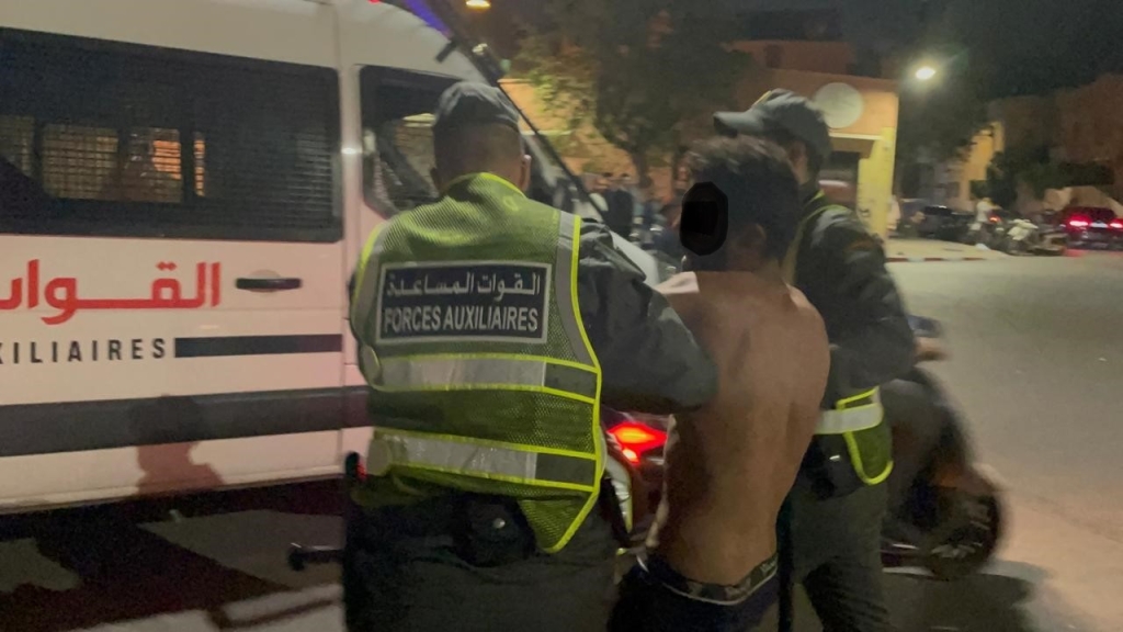 سلطات جليز توقف شخصا هائجا حاول الاعتداء على سياح ومواطنين بمراكش