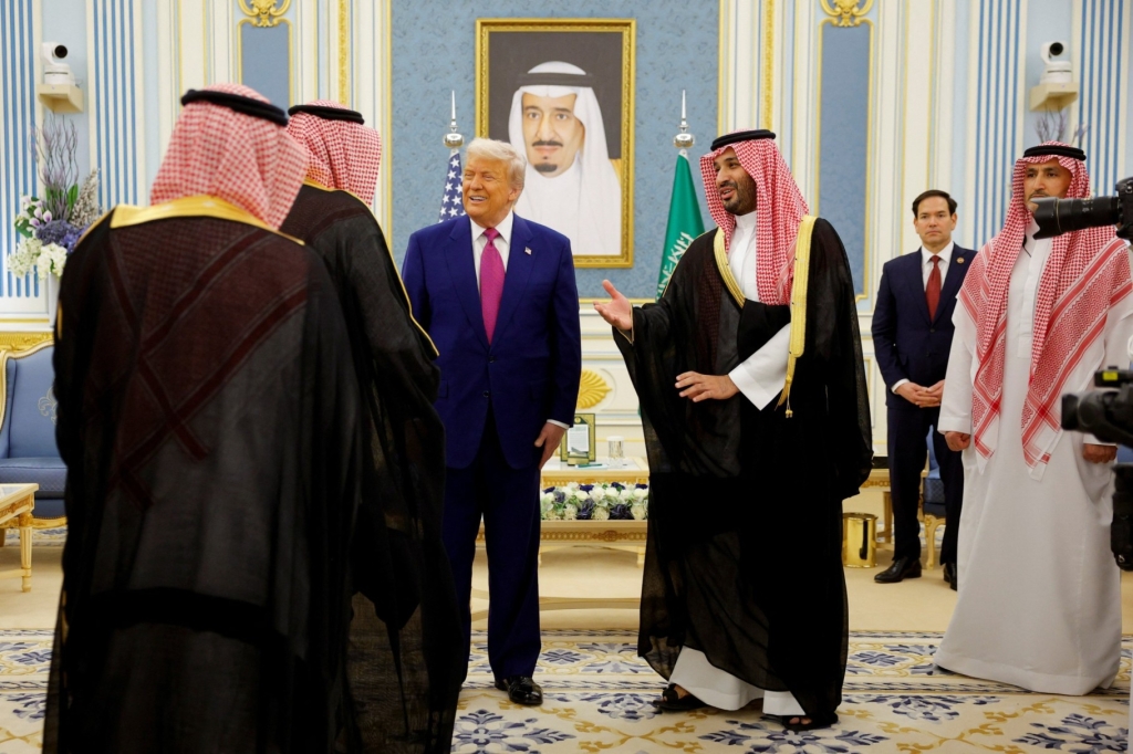 ترامب يحصد 4 تريليونات دولار من زيارته للخليج