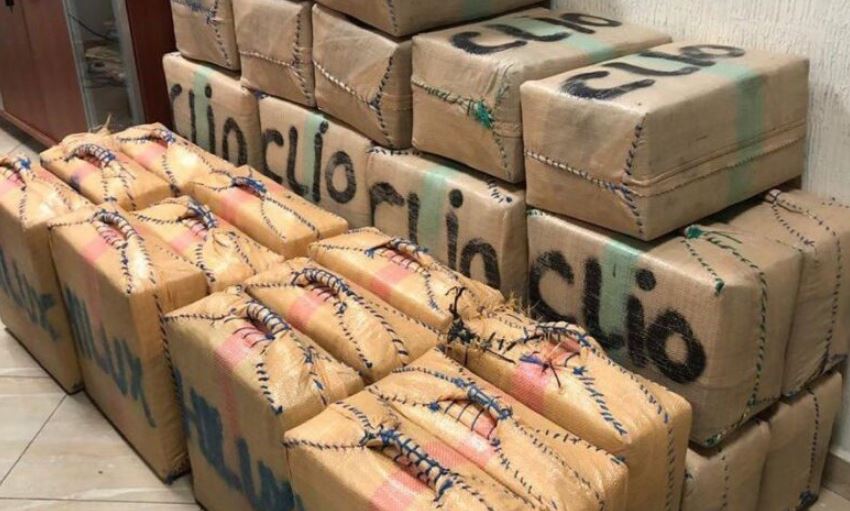 الدرك يحجز شاحنة محملة بـ39 رزمة من الشيرا ضواحي الصويرة
