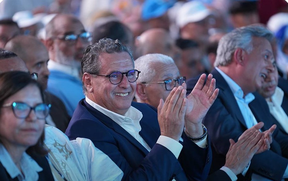 أعيان “الأحرار” في قلعة ولد الرشيد وأخنوش: ما تحقق يشفع لنا للتواصل مع المغاربة بـ”وجه أحمر”
