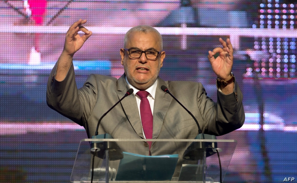 “الميكروبات والحمير” تجر بنكيران للقضاء