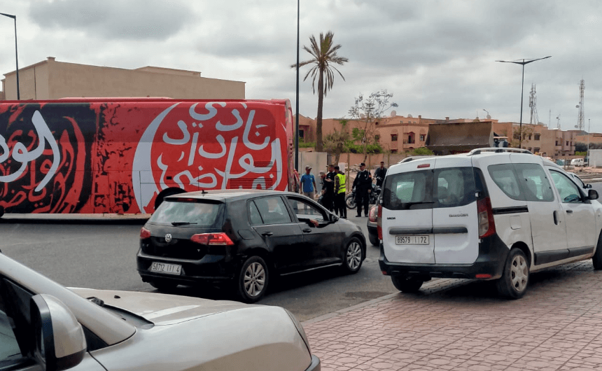 قبل خوضهن نصف نهائي كاس العرش.. استقبال صادم لحافلة سيدات الوداد بمراكش