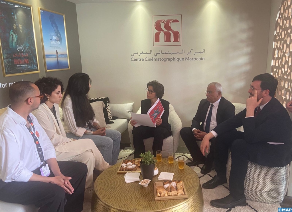وزيرة الثقافة الفرنسية تزور الجناح المغربي في مهرجان كان السينمائي