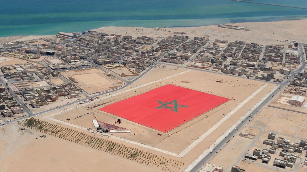 “جون أفريك”: المغرب يقترب من طي ملف الصحراء المغربية