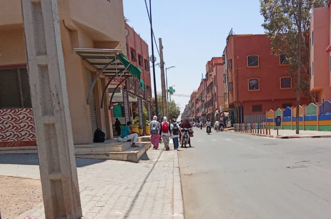 مطالب بتوفير الطاكسيات الكبيرة لفك عزلة ساكنة دوار الظلام بمراكش