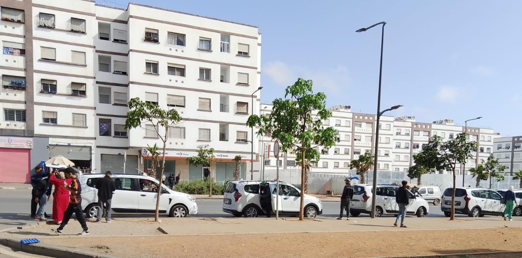فوضى النقل بالصخيرات.. “طاكسيات ميموزا” ترفض نقل الركاب نحو تمارة