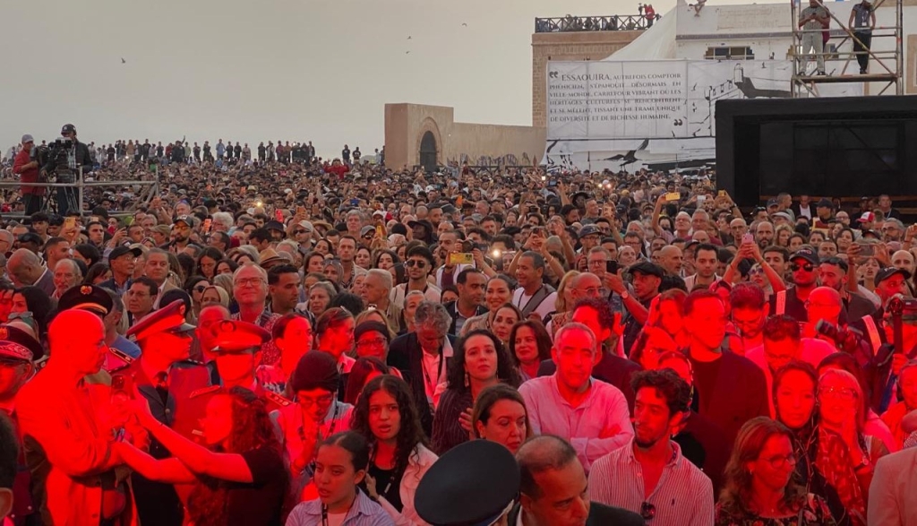 مهرجان كناوة بالصويرة..حوالي 40 ألف متفرج حضروا لسهرة ساحة مولاي الحسن