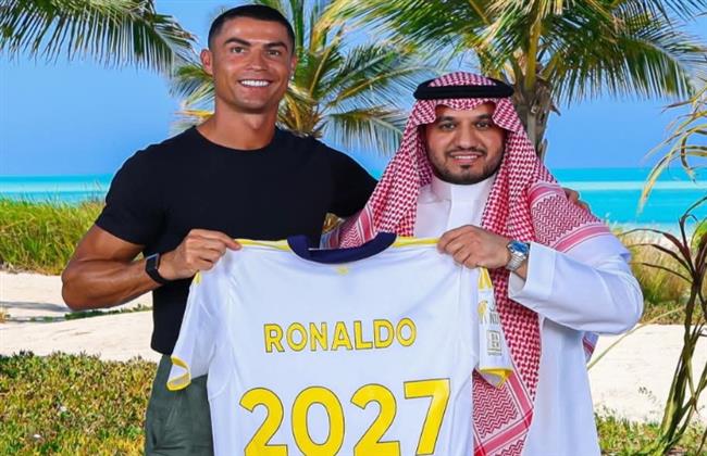 رونالدو يُجدد عقده مع النصر السعودي