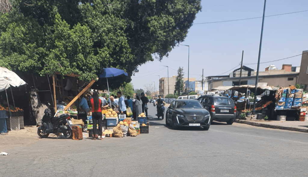 انتشار مظاهر العشوائيات واحتلال الملك العام يساءل سلطات الحي الحسني بمراكش