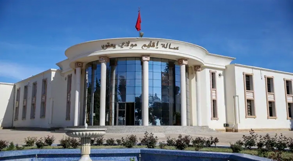 رفض ترحيل 224 أسرة يفجر توترا بين مجلس منتجع مولاي يعقوب وعامل الإقليم
