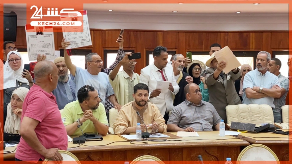 بالڤيديو.. احتقان ساكنة الحي العسكري ينسف اشغال الدورة الاستثنائية لجماعة مراكش
