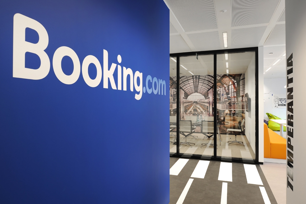 هل تغير قواعد اللعبة في المغرب؟.. دعاوى قضائية أوروبية ضد “Booking”