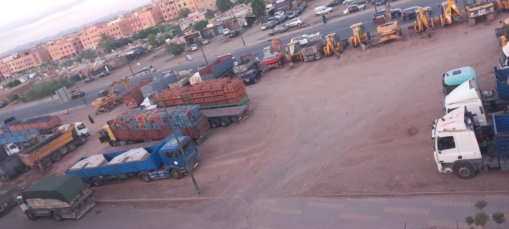 هل تتدخل السلطات لمنع تمركز عشوائي لشاحنات غاز داخل حي سكني بمراكش؟