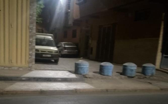 “شرع اليد”..من المسؤول عن إغلاق زقاق في دوار “الظلام” بمراكش؟