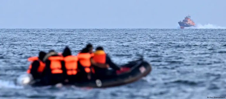 بريطانيا ترحب بتشديد فرنسا إجراءاتها للحد من الهجرة عبر المانش