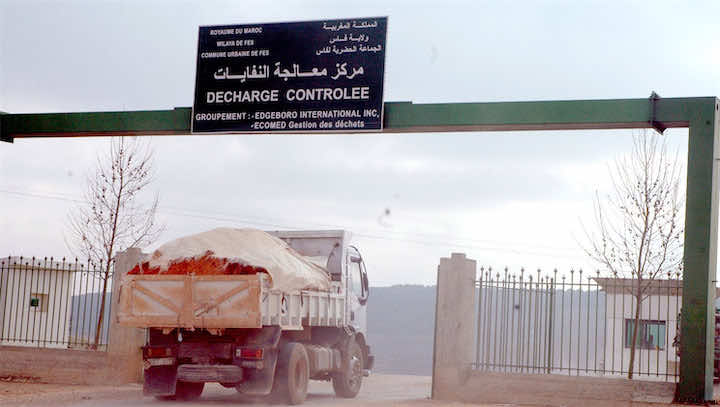 مطرح نفايات بـ”عين بيضا” يخلق أزمة بفاس ومطالب باتخاذ قرار الإغلاق