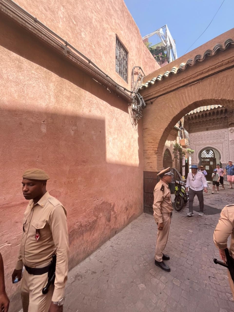 سلطات جامع الفنا تستهدف العشوائيات بمحيط ضريح سيدي عبد العزيز