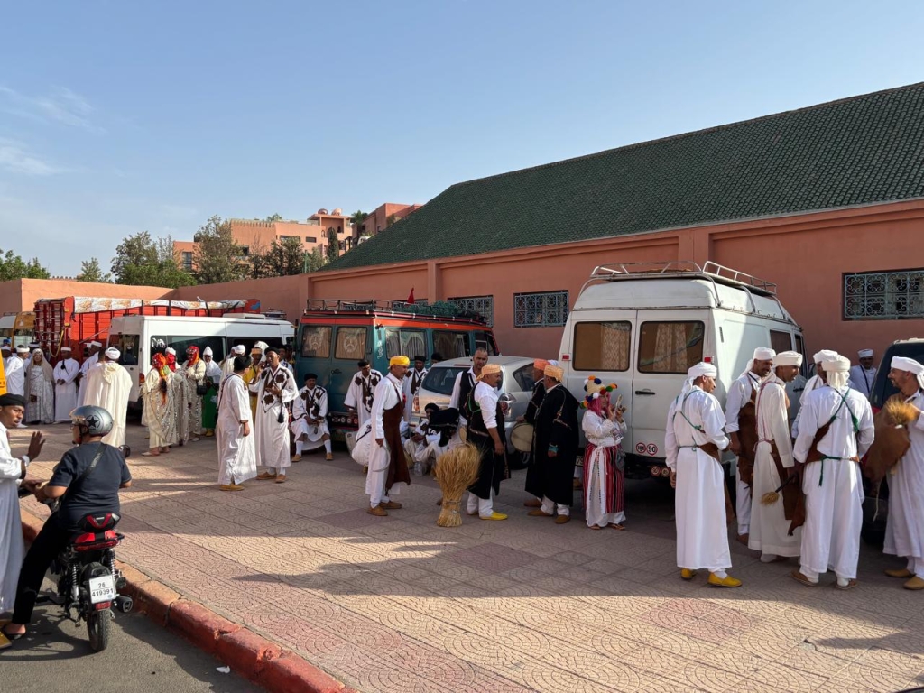 مهرجان الفنون الشعبية بمراكش.. أموال تترعرع وفنانون يبيتون في العراء+ ڤيديو