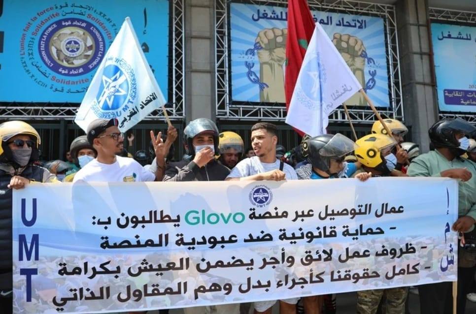 “ظروف أشبه بالعبودية”.. عمال “GLOVO” يطالبون بالحماية والرفع من تعريفة الإيصال