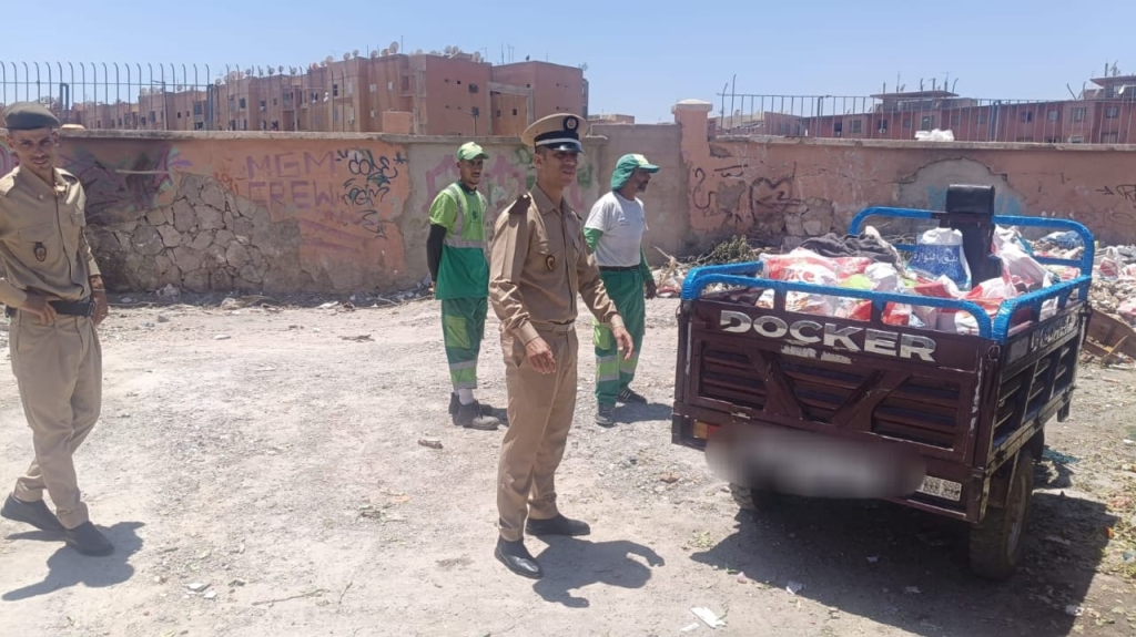 بالصور.. والي مراكش يوجه حملة ضد عربات نقل مخلفات البناء المخالفة
