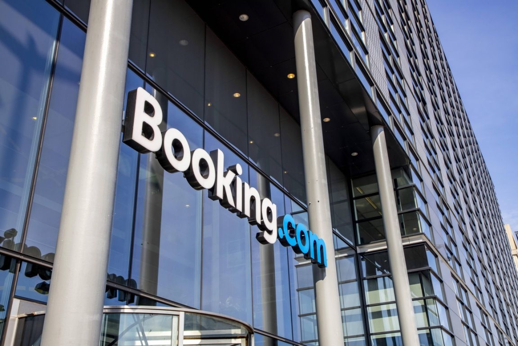Booking تواجه دعوى قضائية غير مسبوقة وأكثر من 10 آلاف فندق يطالبون بتعويضات
