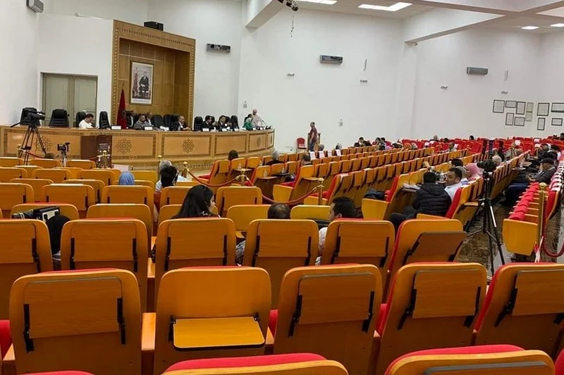 البيجيدي يفجر فضية استفادة زوجات منتخبين في جماعة فاس من تعويضات الإنعاش