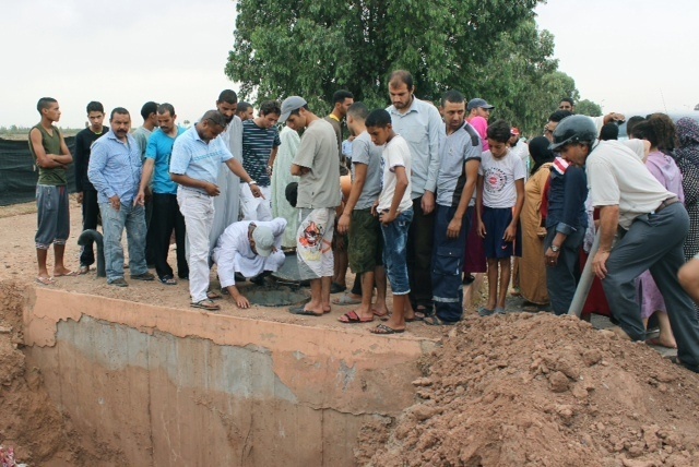 العطش يشعل فتيل الإحتجاج بالمدينة الجديدة العطش يشعل فتيل الإحتجاج بالمدينة الجديدة