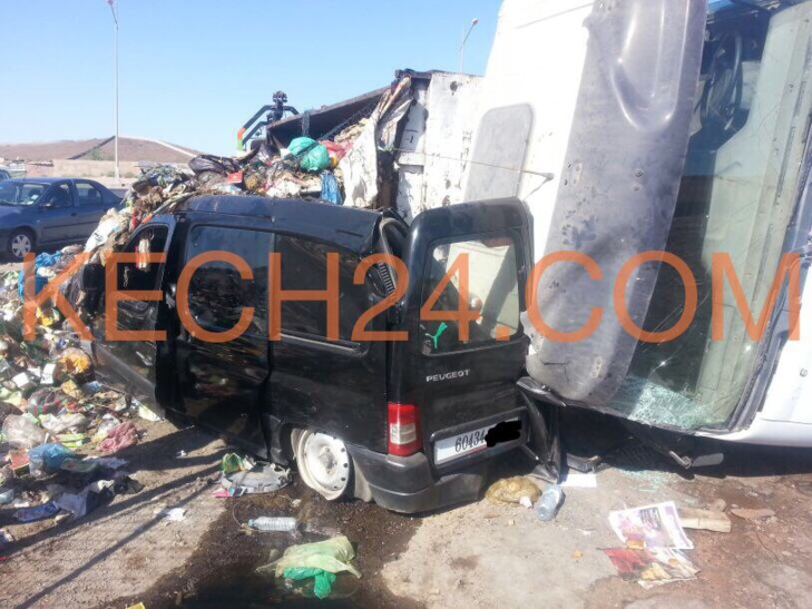 نجاة سائق سيارة بأعجوبة من حادثة سير خطيرة بمراكش + صور حصرية نجاة سائق سيارة بأعجوبة من حادثة سير خطيرة بمراكش + صور حصرية