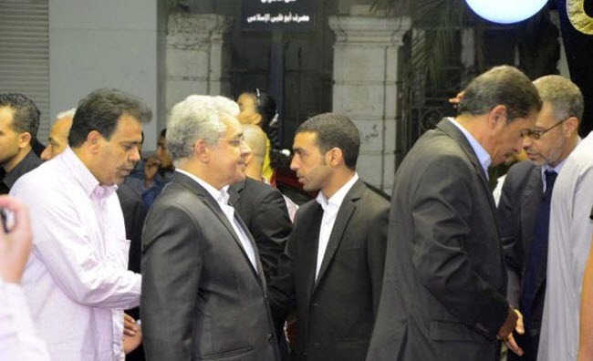 بالصور: دموع وحسرة نجوم الشاشة المصرية في عزاء الفنان خالد صالح بالصور: دموع وحسرة نجوم الشاشة المصرية في عزاء الفنان خالد صالح