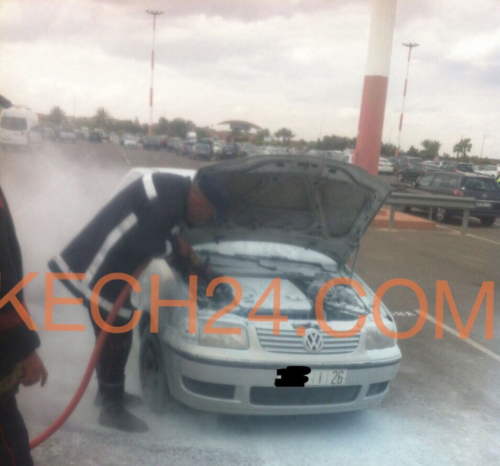 بالصور : اندلاع حريق في محرك سيارة يستنفر أمن مطار مراكش لمنارة بالصور : اندلاع حريق في محرك سيارة يستنفر أمن مطار مراكش لمنارة
