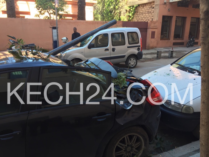 عاجل: سقوط عمود حديدي من رافعة في ورش للبناء يخلف خسائر جسيمة بجيليز مراكش + صور حصرية عاجل: سقوط عمود حديدي من رافعة في ورش للبناء يخلف خسائر جسيمة بجيليز مراكش + صور حصرية