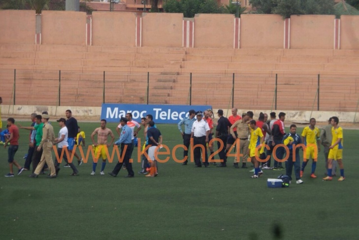 إصابة الكاتب الإداري لفريق أولمبيك مراكش بجروح متفاوتة الخطورة وطفل في العاشرة من العمر: مخلفات أحداث الشغب التي تسبب فيها لاعبوا فريق إصابة الكاتب الإداري لفريق أولمبيك مراكش بجروح متفاوتة الخطورة وطفل في العاشرة من العمر: مخلفات أحداث الشغب التي تسبب فيها لاعبوا فريق