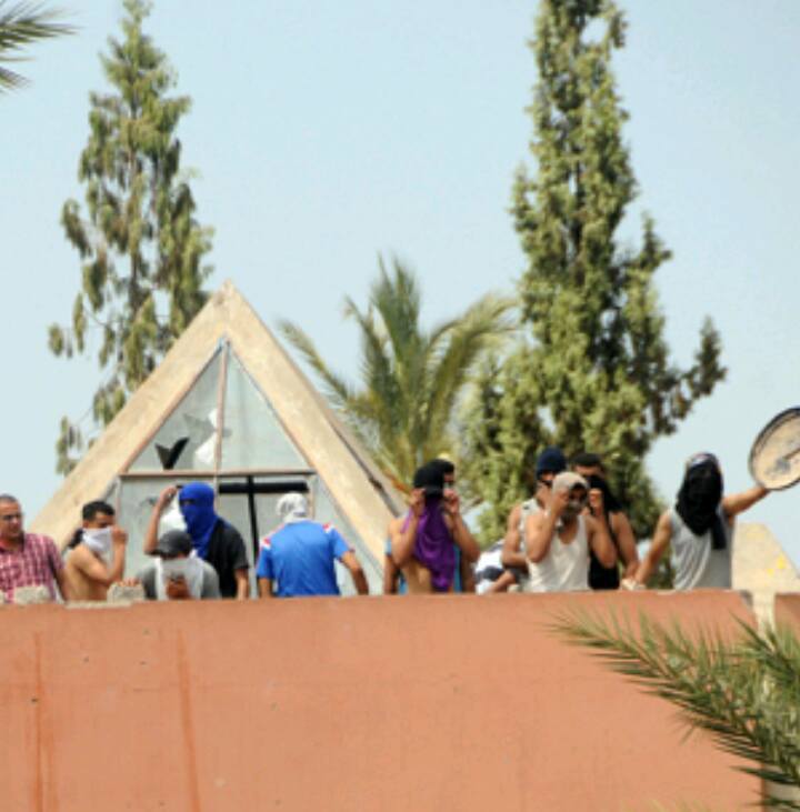 المواجهات الدامية بين الطلبة وقوات الامن العمومي في صور .. كِشـ24 تكشف معطيات حصرية المواجهات الدامية بين الطلبة وقوات الامن العمومي في صور .. كِشـ24 تكشف معطيات حصرية