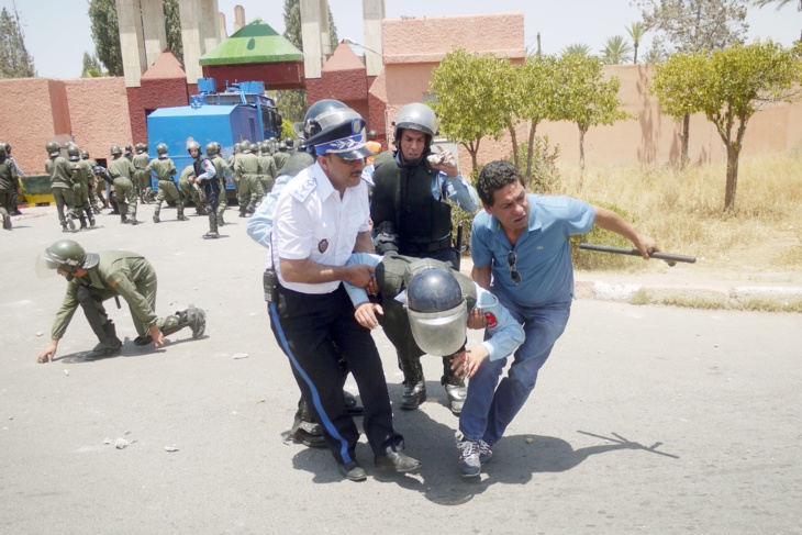 المواجهات الدامية بين الطلبة وقوات الامن العمومي في صور .. كِشـ24 تكشف معطيات حصرية المواجهات الدامية بين الطلبة وقوات الامن العمومي في صور .. كِشـ24 تكشف معطيات حصرية