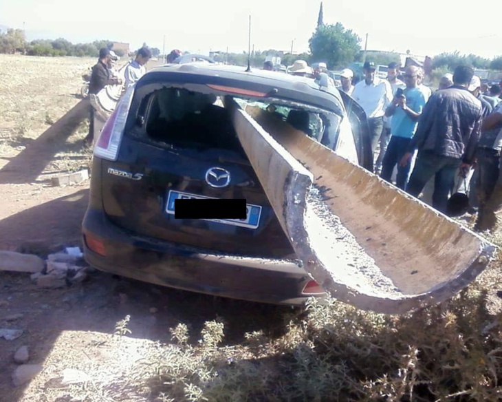 بالصور: حادثة سير خطيرة على الطريق الرابط بين سوق السبت والفقيه بن صالح والسائق ينجو بأعجوبة من موت محقق بالصور: حادثة سير خطيرة على الطريق الرابط بين سوق السبت والفقيه بن صالح والسائق ينجو بأعجوبة من موت محقق